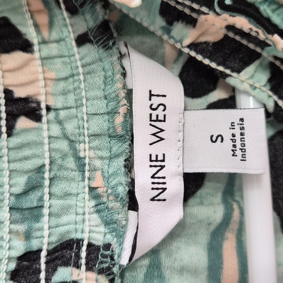 Nine West Long Sleeve Smocked Leopard Print Green Top Blouse Size Small - Picture 4 of 7